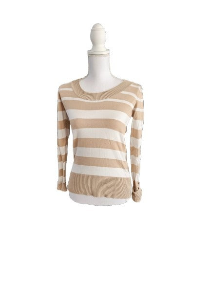 Pull à rayures.